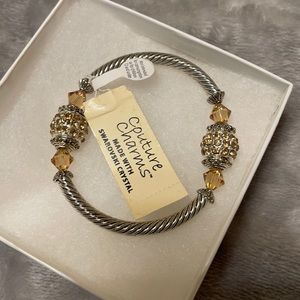 Pretty bracelet that stretches